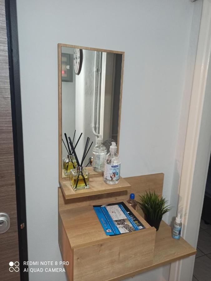 Olas 1-Bedroom Apartment Near The Center Of Athens Atenas Exterior foto